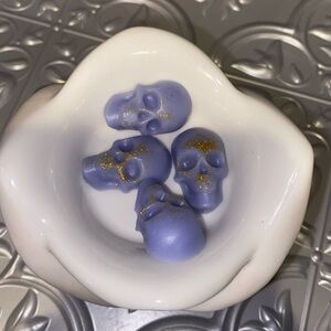 PURPLE GLITTER SKULLS - LAVENDER WAX MELTS